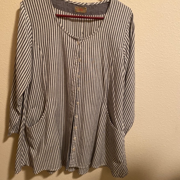 Tulip Tunic💗 - Picture 2 of 7